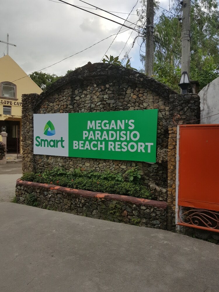 Hotel Megan's Paradisio Beachfront Villa