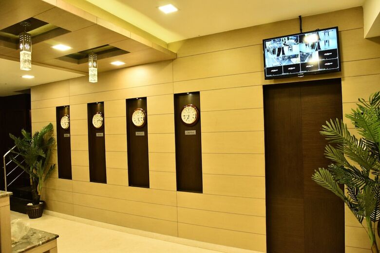 Hotel Zaith Residency Near Us Consulate & Apollo Hospitals
