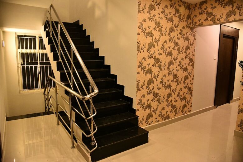 Hotel Zaith Residency Near Us Consulate & Apollo Hospitals