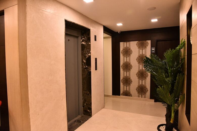 Hotel Zaith Residency Near Us Consulate & Apollo Hospitals