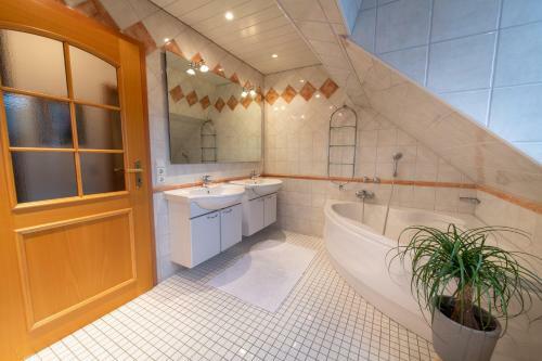 Hostal Landhaus J�gerhof
