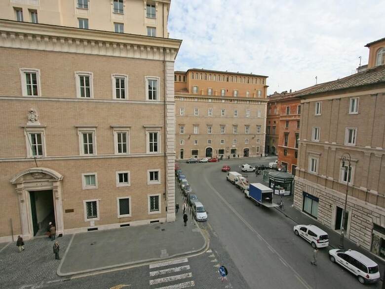 Navona House Apartments