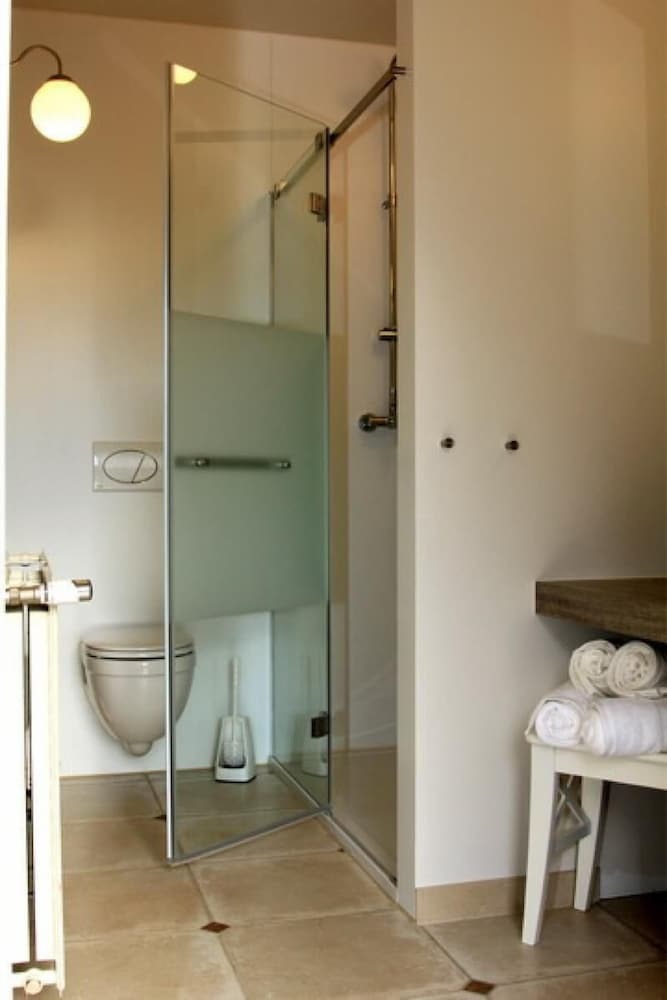 B&B Laurus