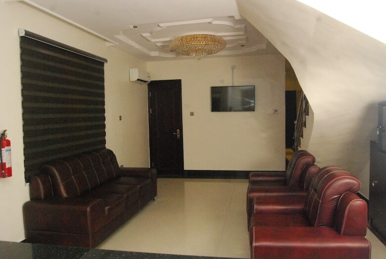 Grandbee Apartment And Residence
