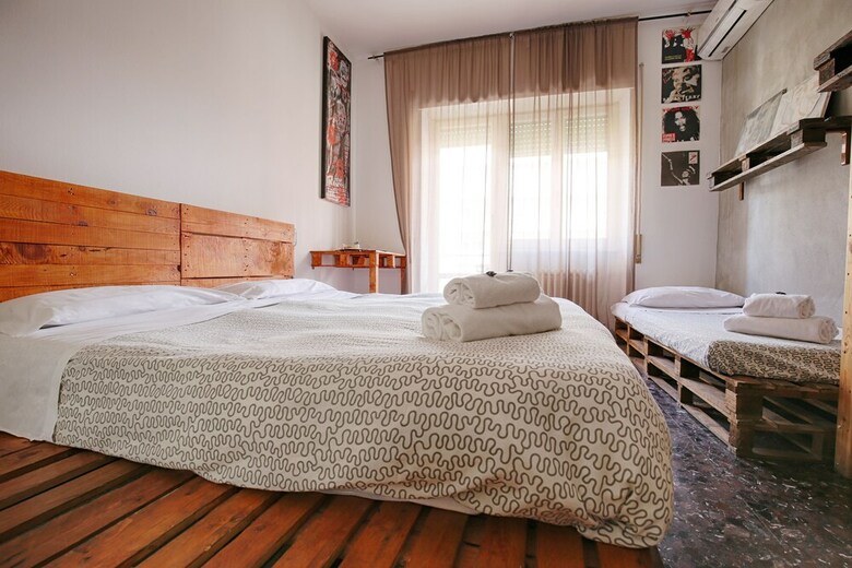 Bed & Breakfast Art&industry