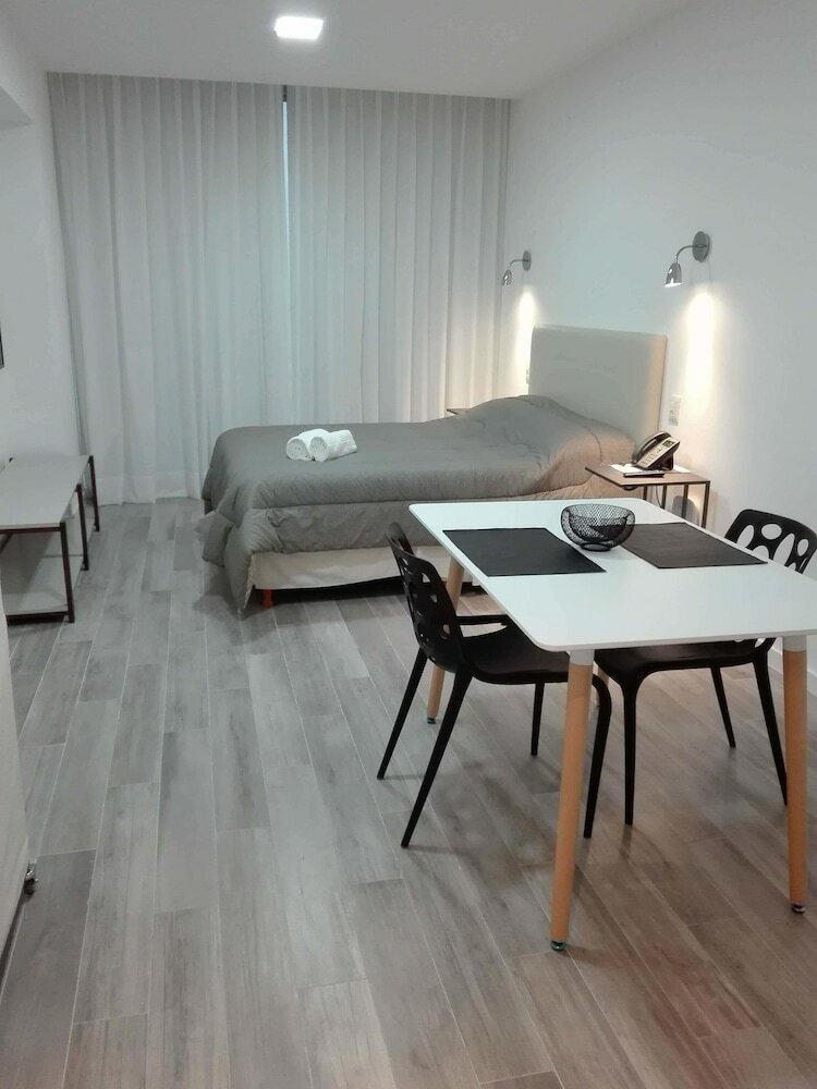 Apartamentos Paraguay 716