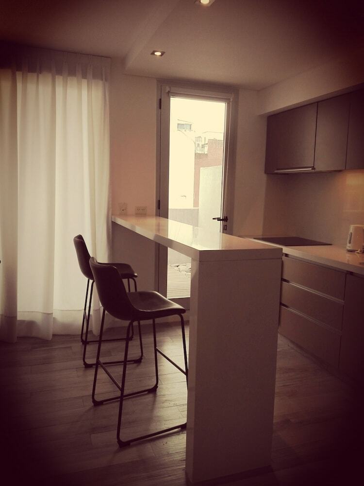 Apartamentos Paraguay 716