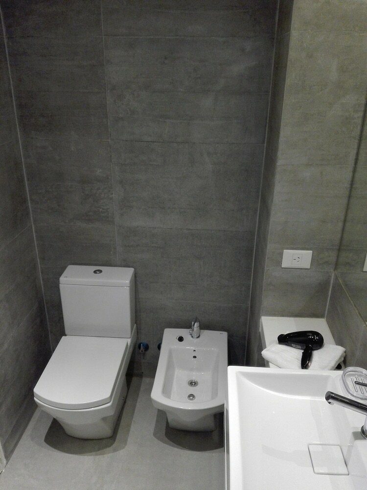 Apartamentos Paraguay 716