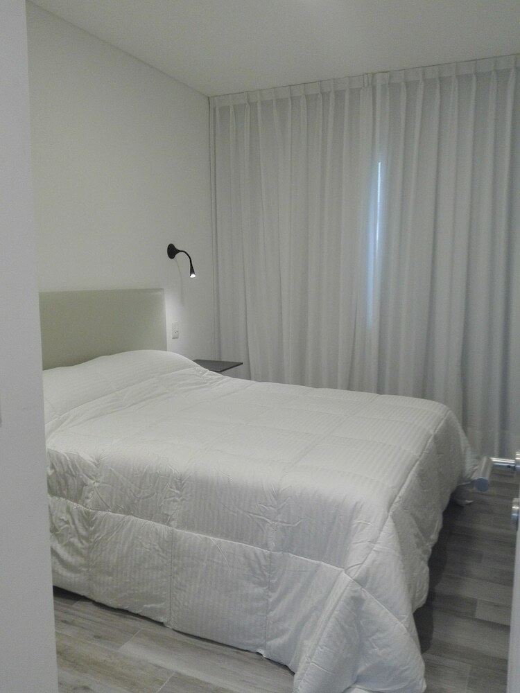 Apartamentos Paraguay 716