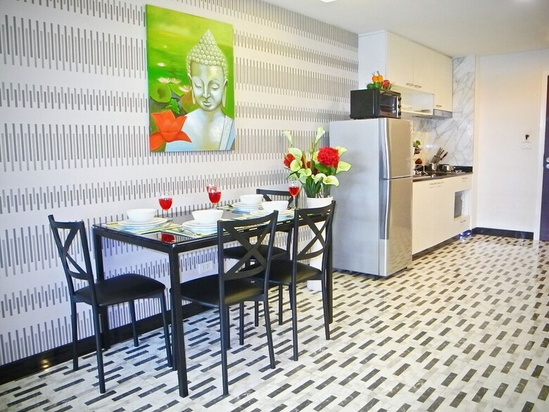 Title Rawai 2 Bedrooms Apartment Pool View