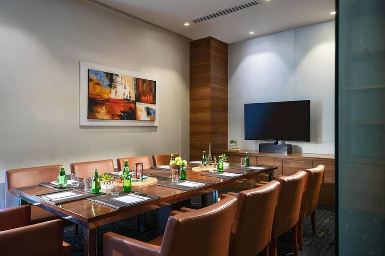 Hotel Renaissance Ahmedabad Sg Highway