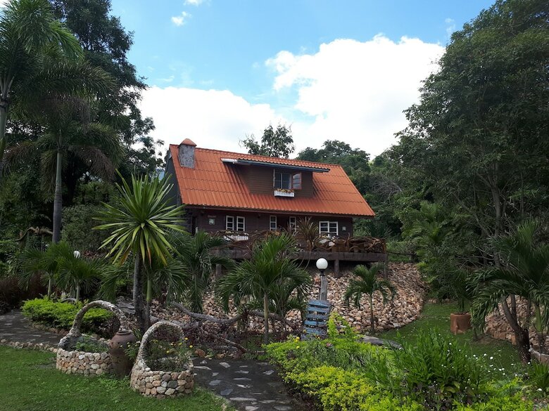 Hotel Rai Phuphapok