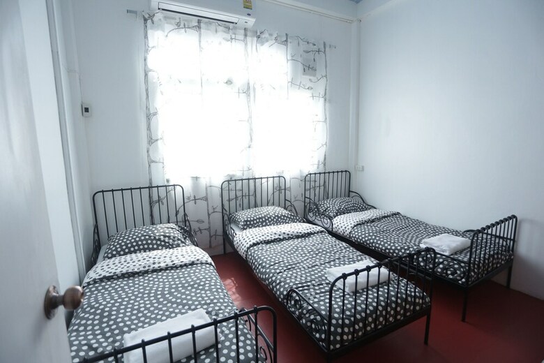 Hostal Tiger Lily Hostel