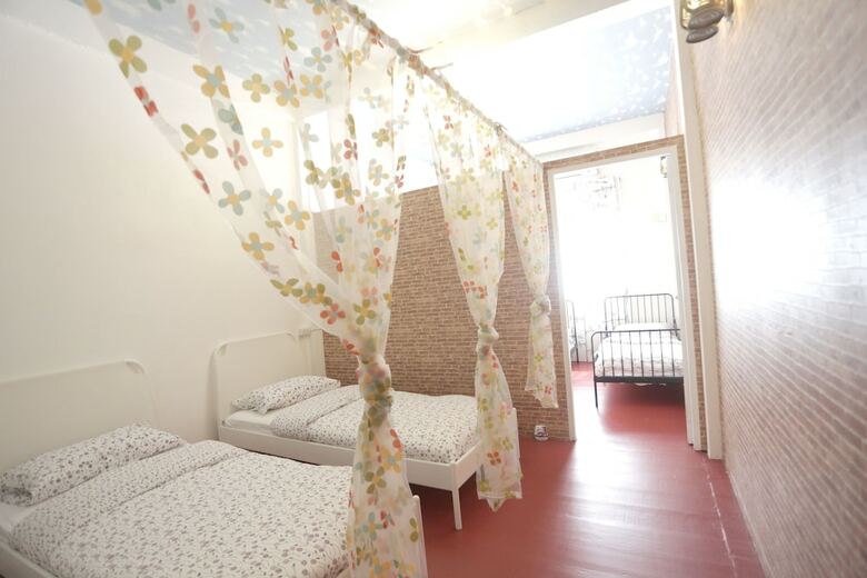 Hostal Tiger Lily Hostel