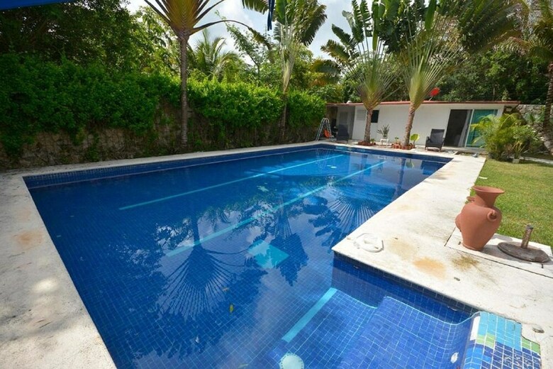 Villa Airport B&B