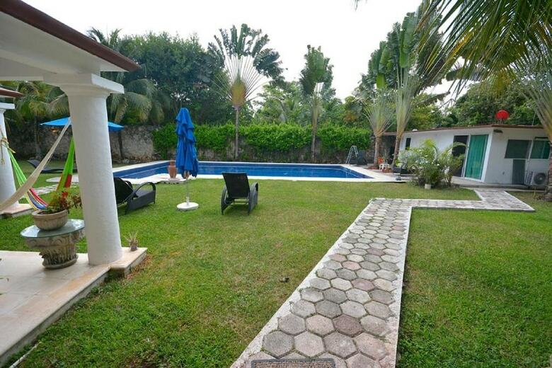Villa Airport B&B
