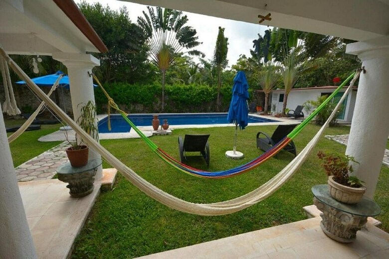 Villa Airport B&B