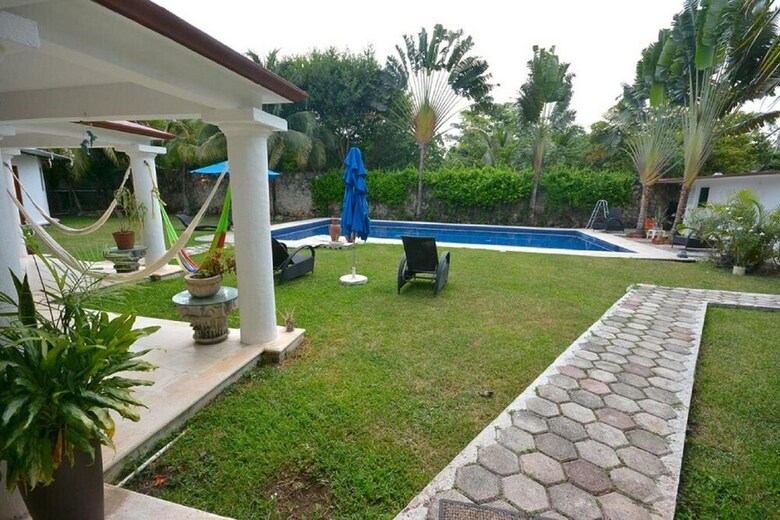 Villa Airport B&B