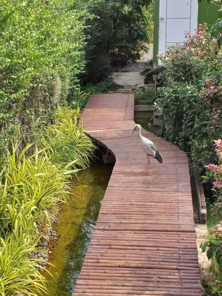 Hotel Plern Salaya Resort