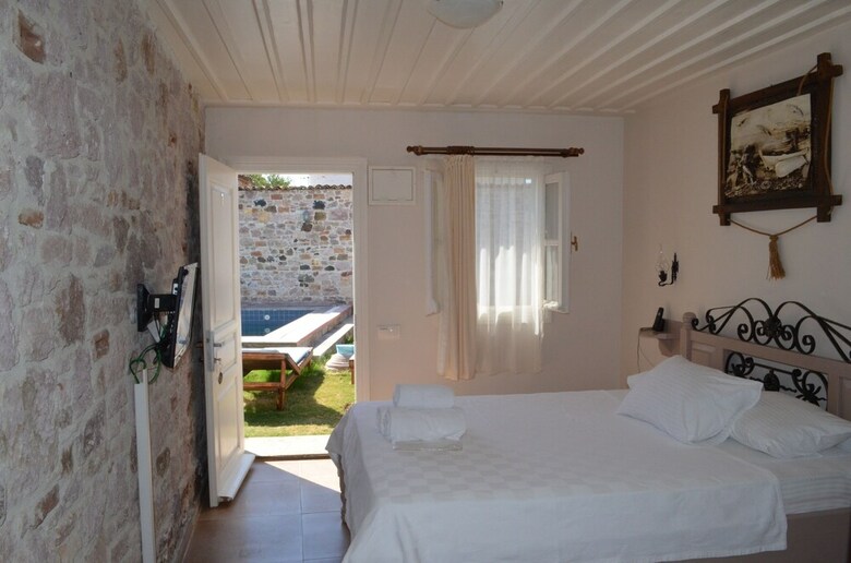 Bed & Breakfast Cunda Poseidon Hotel