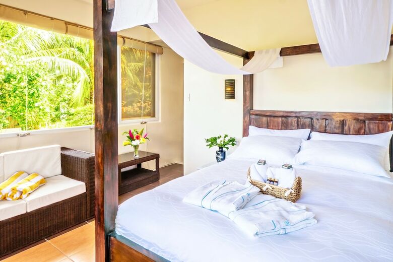 Hotel Edgewater Dive & Spa Resort