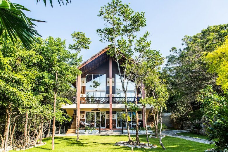 Hotel Edgewater Dive & Spa Resort