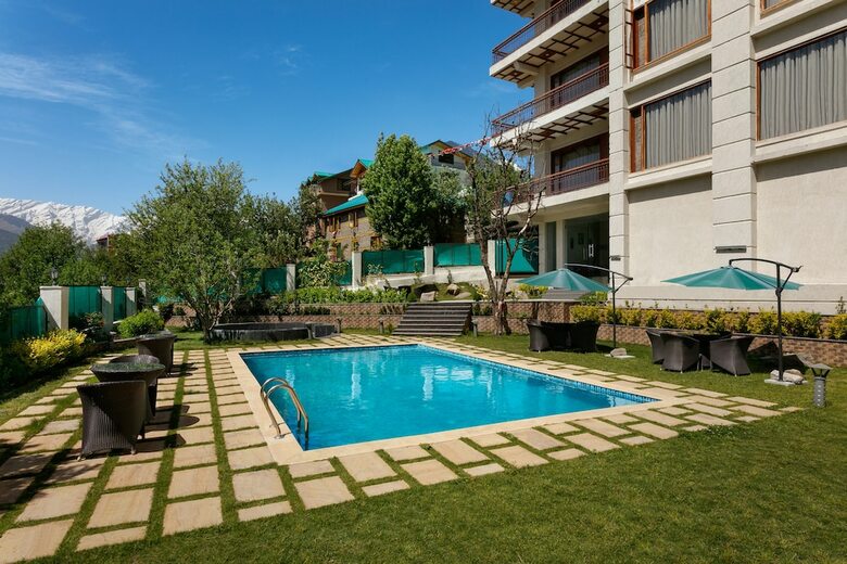 Hotel Alokik Resort-pure Veg