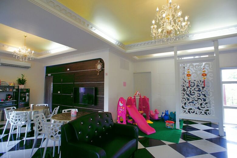 Bed & Breakfast St. Petersburg Manor