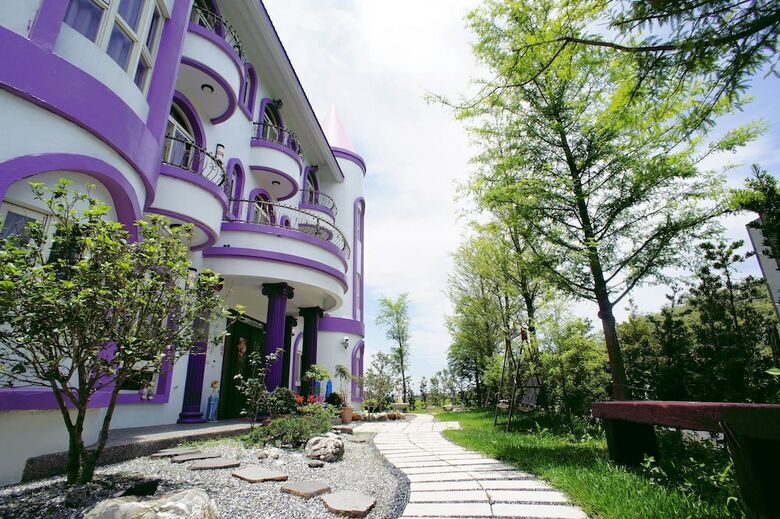 Bed & Breakfast St. Petersburg Manor