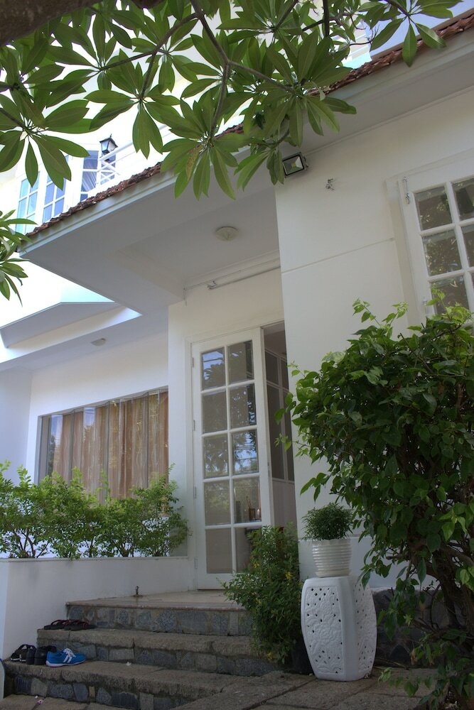 Des Ami Villa