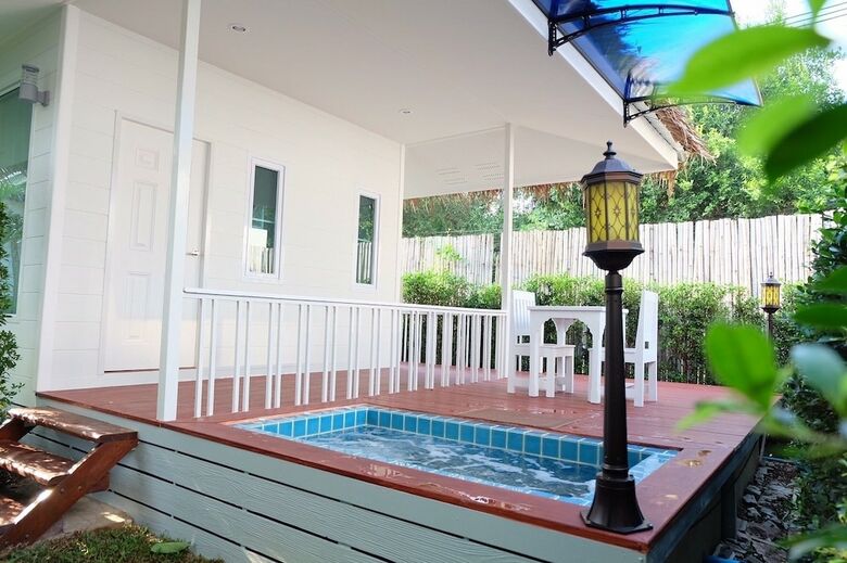 Hotel Aquna Hua Hin Resort