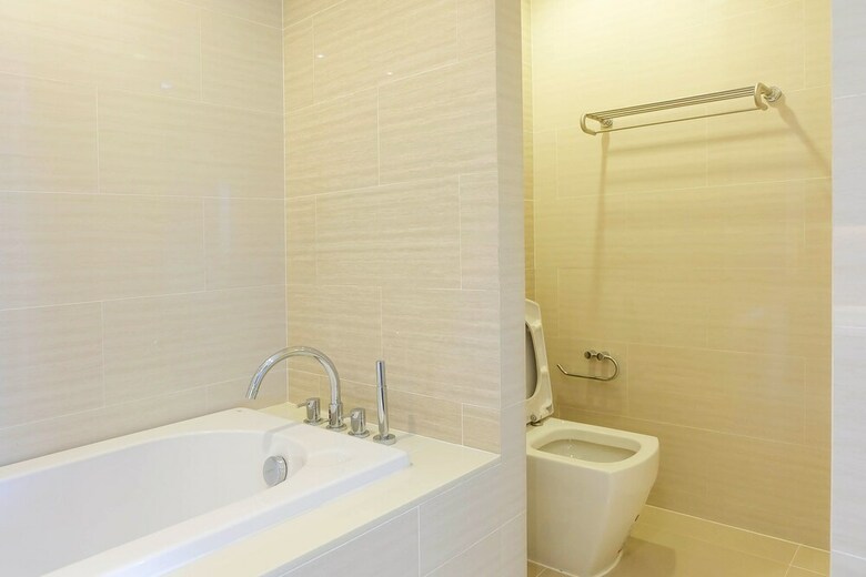 Kanyarat Lakeview Condominium By Wilai