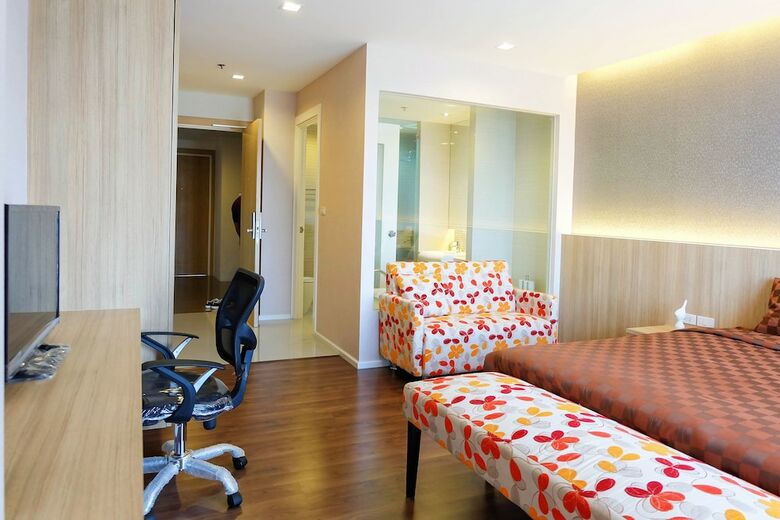 Kanyarat Lakeview Condominium By Wilai