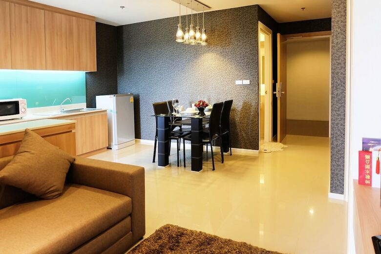 Kanyarat Lakeview Condominium By Wilai