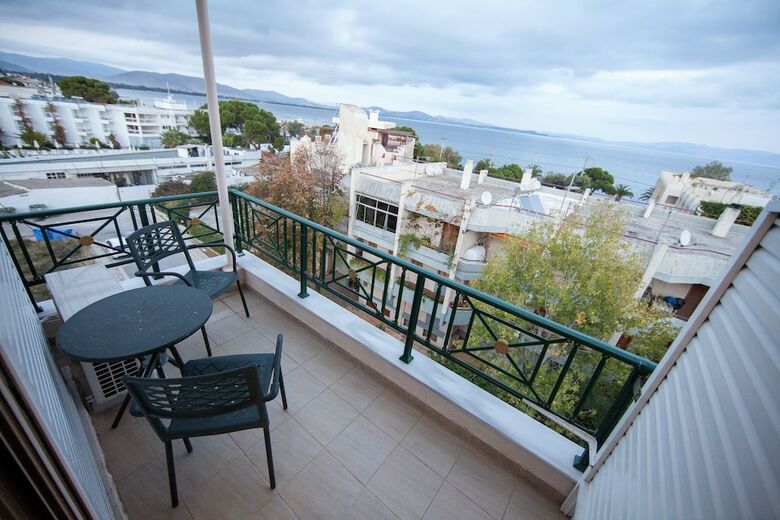 Thomas Beach Hotel