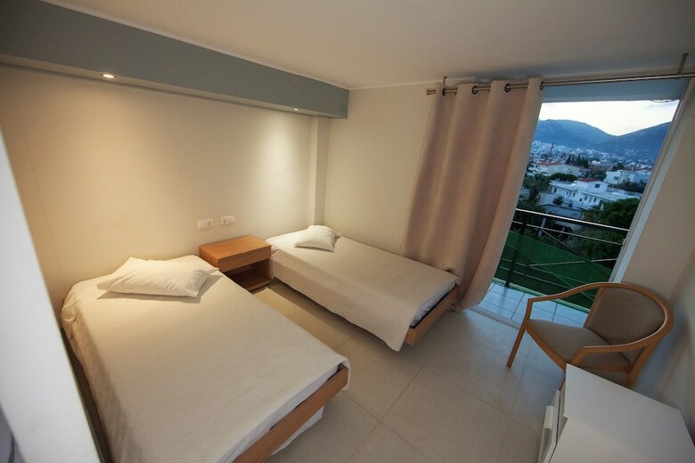 Thomas Beach Hotel