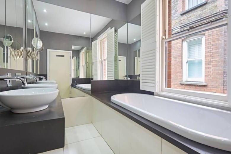 Beautiful Kensington 2 Bedroom Luxury Apartment