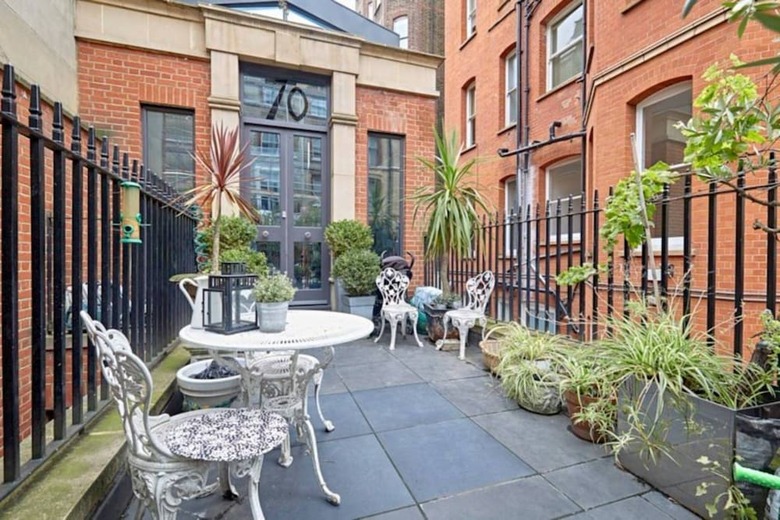 Beautiful Kensington 2 Bedroom Luxury Apartment