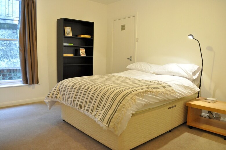 Lovely Spacious Central 3 Bedroom Apartments