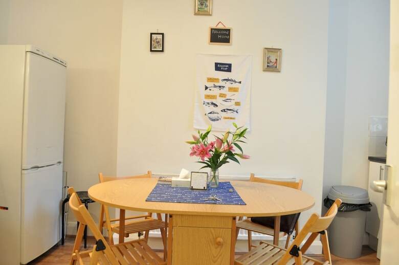 Lovely Spacious Central 3 Bedroom Apartments