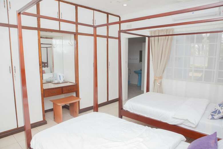 Hotel Adlib Executive Lodge