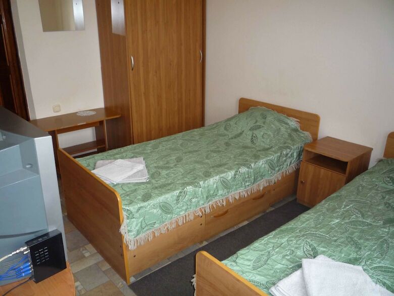 Hostal Gostiny Dvor Hotel - Hostel