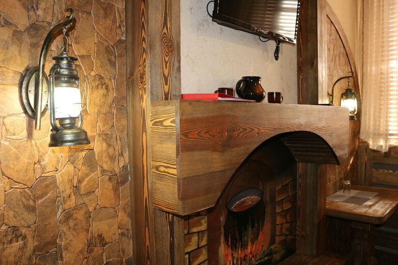 Hostal Gostiny Dvor Hotel - Hostel