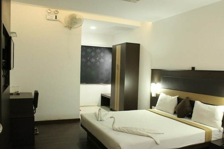Hotel The Home