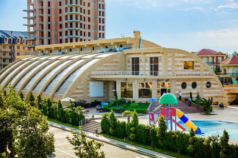 Green City Hotel