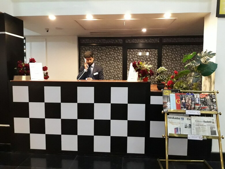 Hotel Rose Petal
