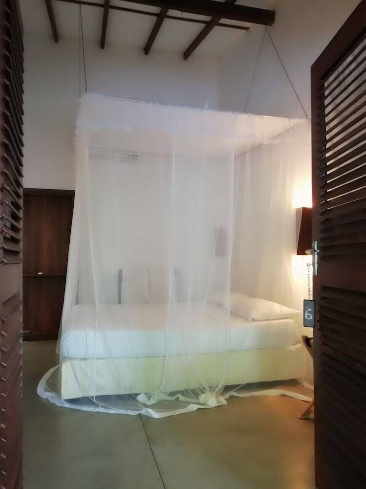 Sun N Sea Hotel
