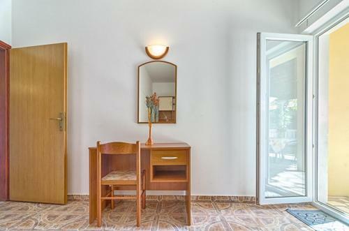 Comfort Pool Apartments
