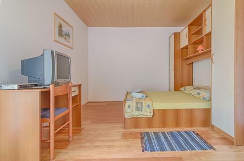 Comfort Pool Apartments