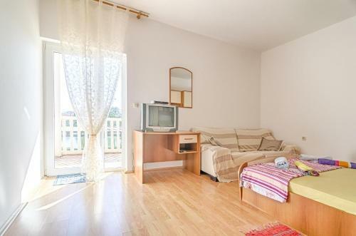 Comfort Pool Apartments